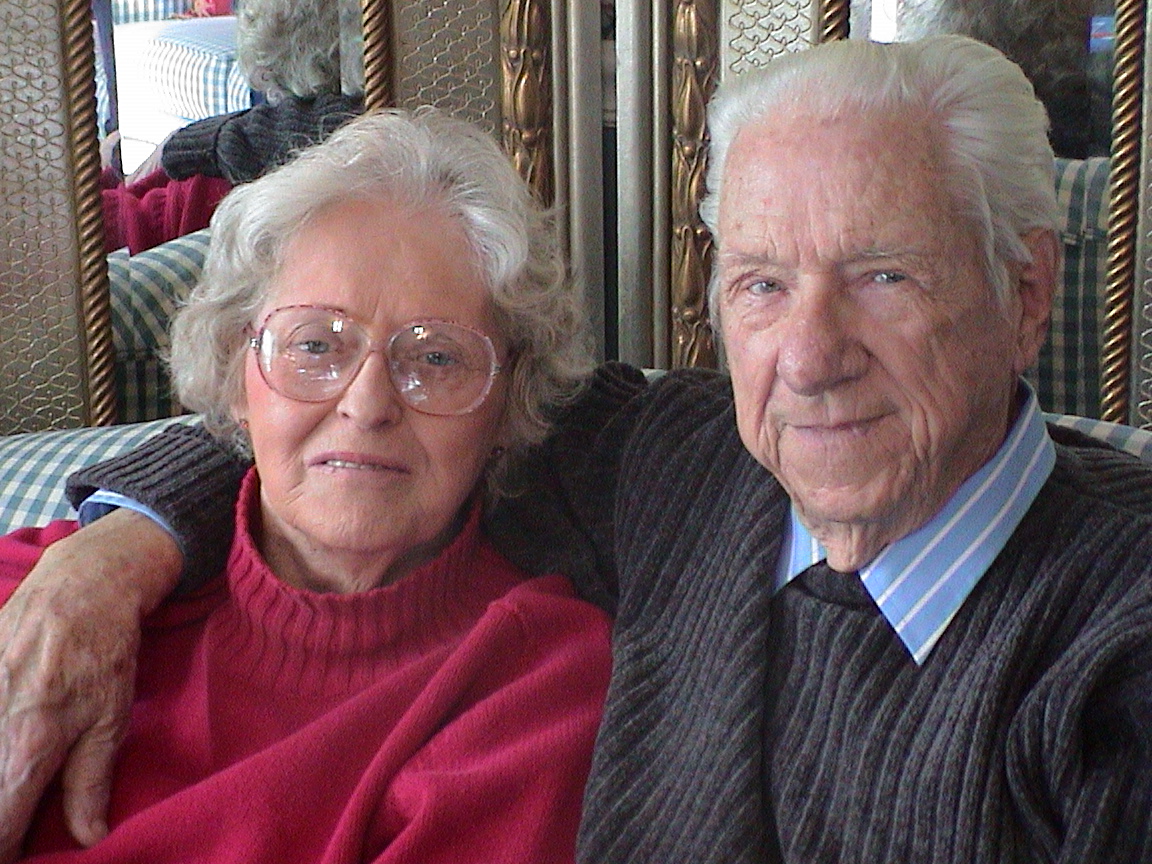 Christmas 2001 4.jpg
